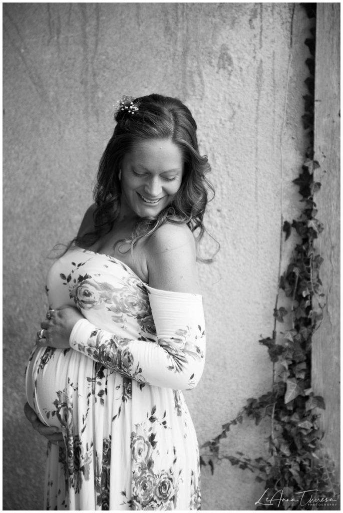 Rustic Maternity Photos