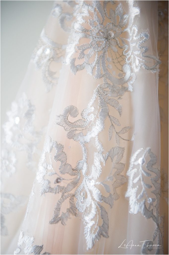 lace detail at wedding 