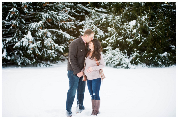 snow maternity picture ideas