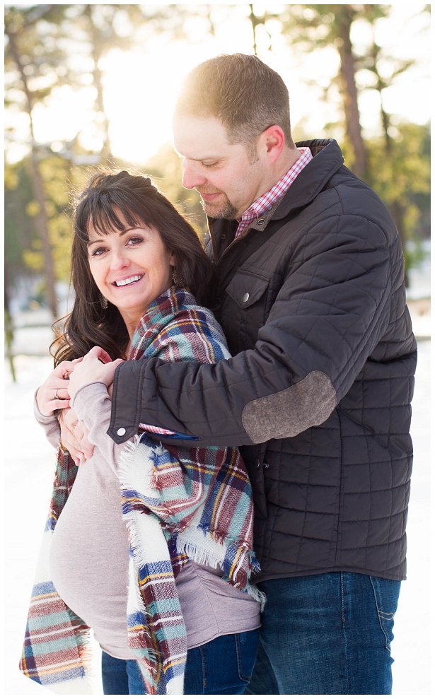 winter outdoor maternity pictures